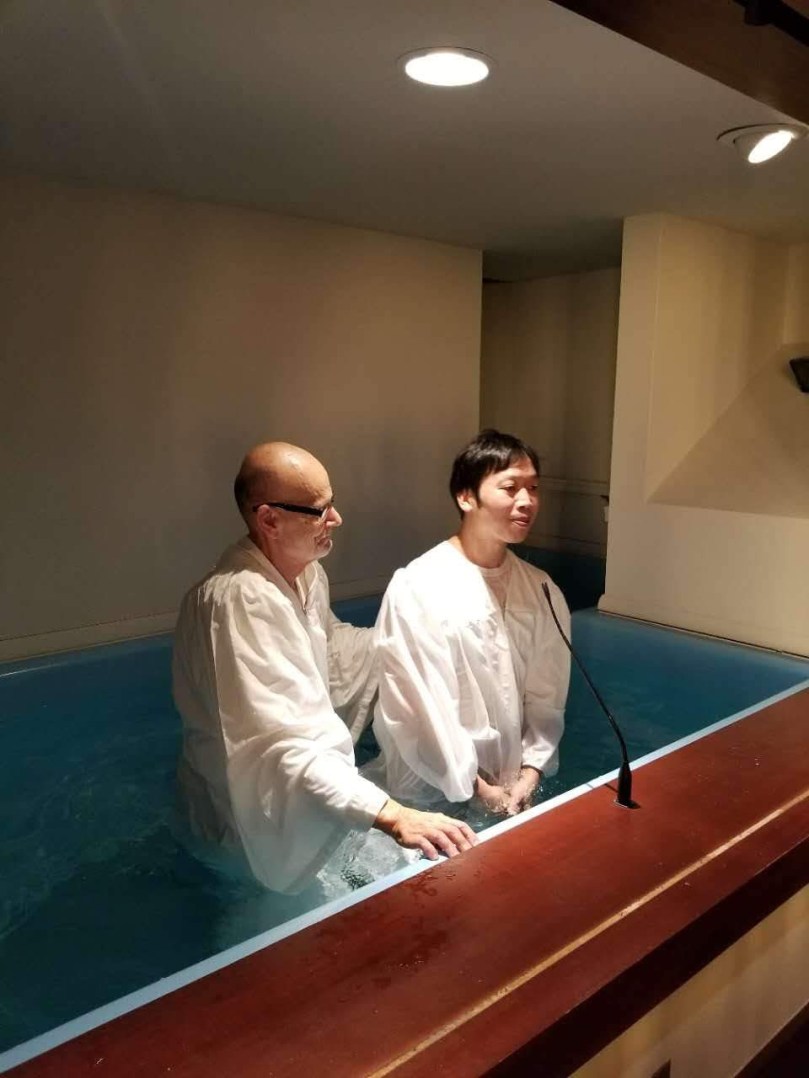 唐孝焰弟兄受浸