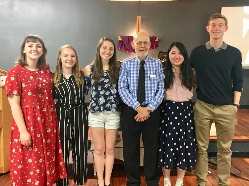 4月28日主日刘雯姐妹同学来访